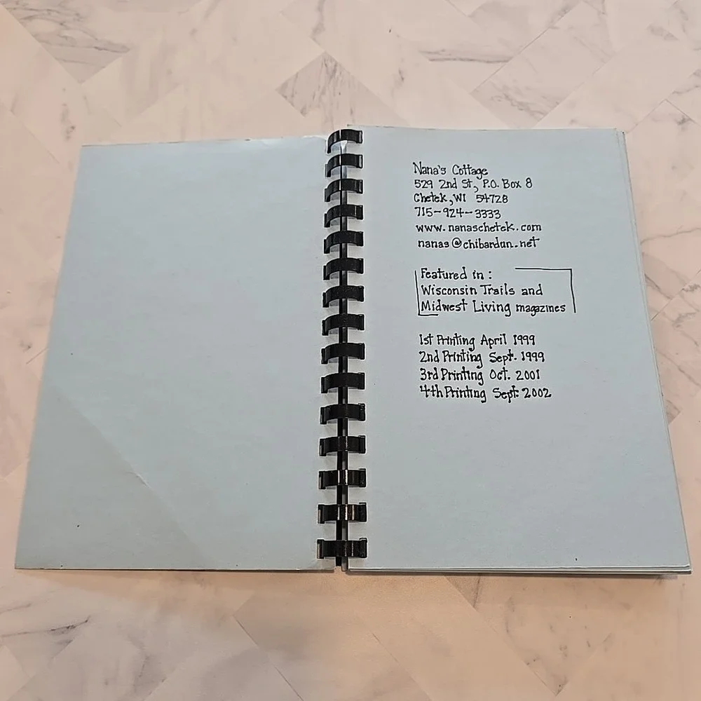 Vintage Nana's Cottage Cookbook - Chetek, WI‎ Wisconsin 2002 Diane Nelson